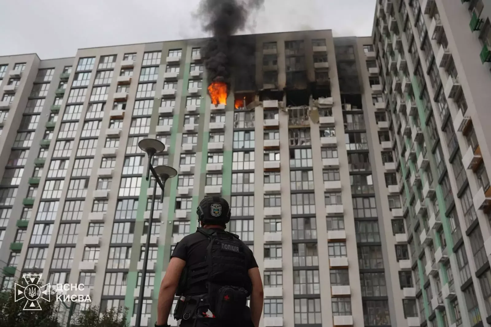 Palazzo residenziale a Kyiv (Podil) danneggiato da un attacco russo, 1 settembre 2026